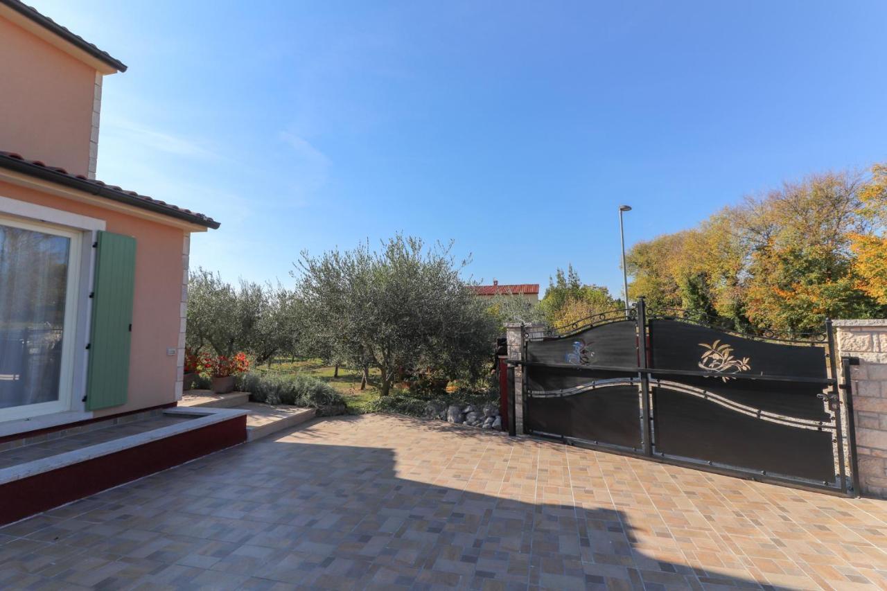 Villa Nona Marija Sveti Lovreč Pazenatički Exterior foto